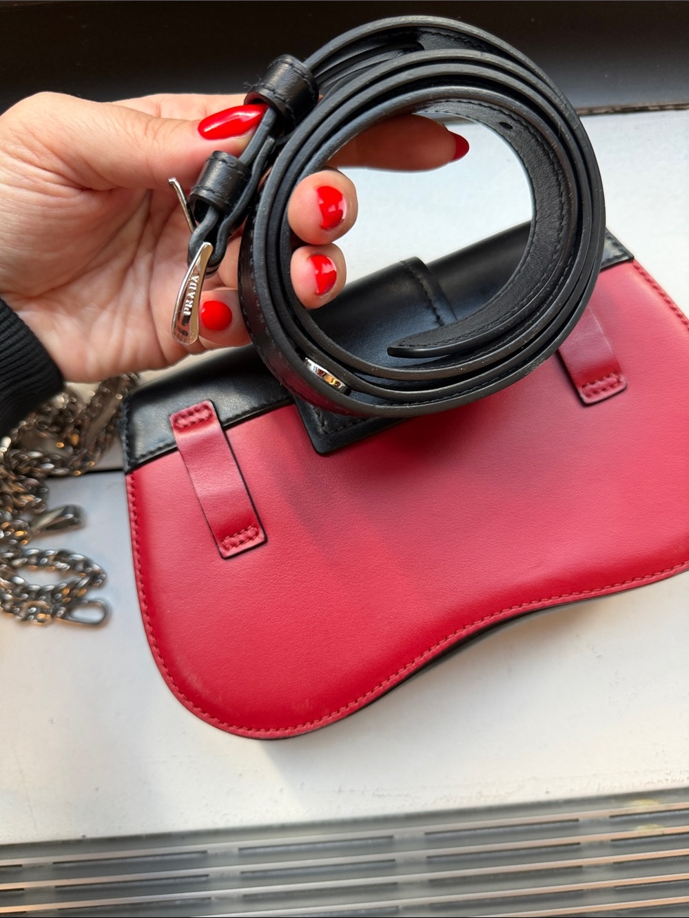 Prada Sidonie Red and Black leather Mini Shoulder/belt Bag - Picture 4 of 7